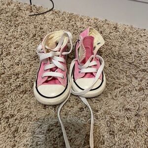 Toddler size 5 Converse Hightops